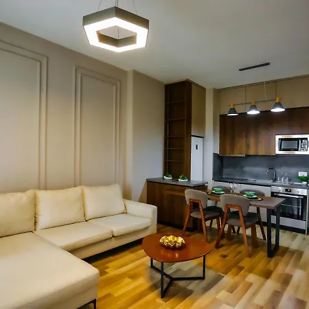 Luxury Square 21 *