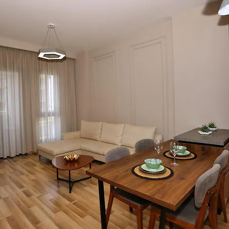 Luxury Square 21 *